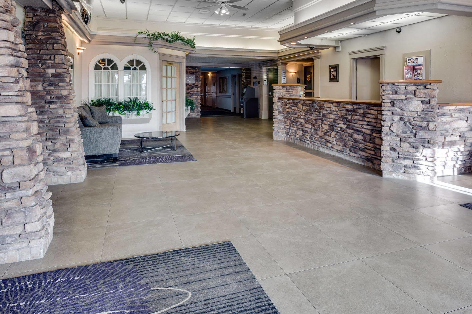 Heritage Inn Hotel & Convention Centre - High River Exterior foto